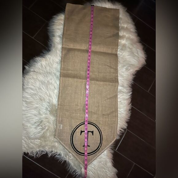 Mudpie burlap table runner monogram “T” - Picture 5 of 6
